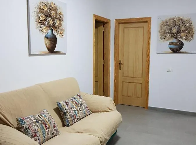 Apartamento Privado En Una Zona Tranquila Y Proxima Al Aeropuerto Tf Norte Y A La Ciudad De San Cristobal De La Laguna .