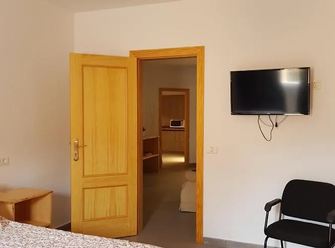 Apartamento Privado En Una Zona Tranquila Y Proxima Al Aeropuerto Tf Norte Y A La Ciudad De San Cristobal De La Laguna .
